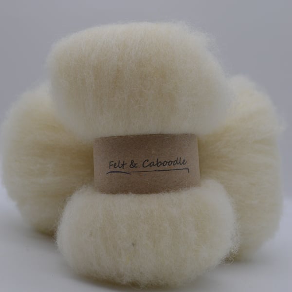 Carded Norwegian wool White