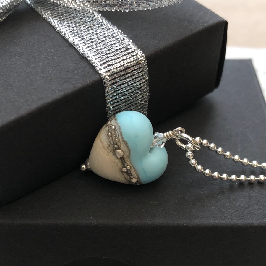 Coastal heart pendant necklace 
