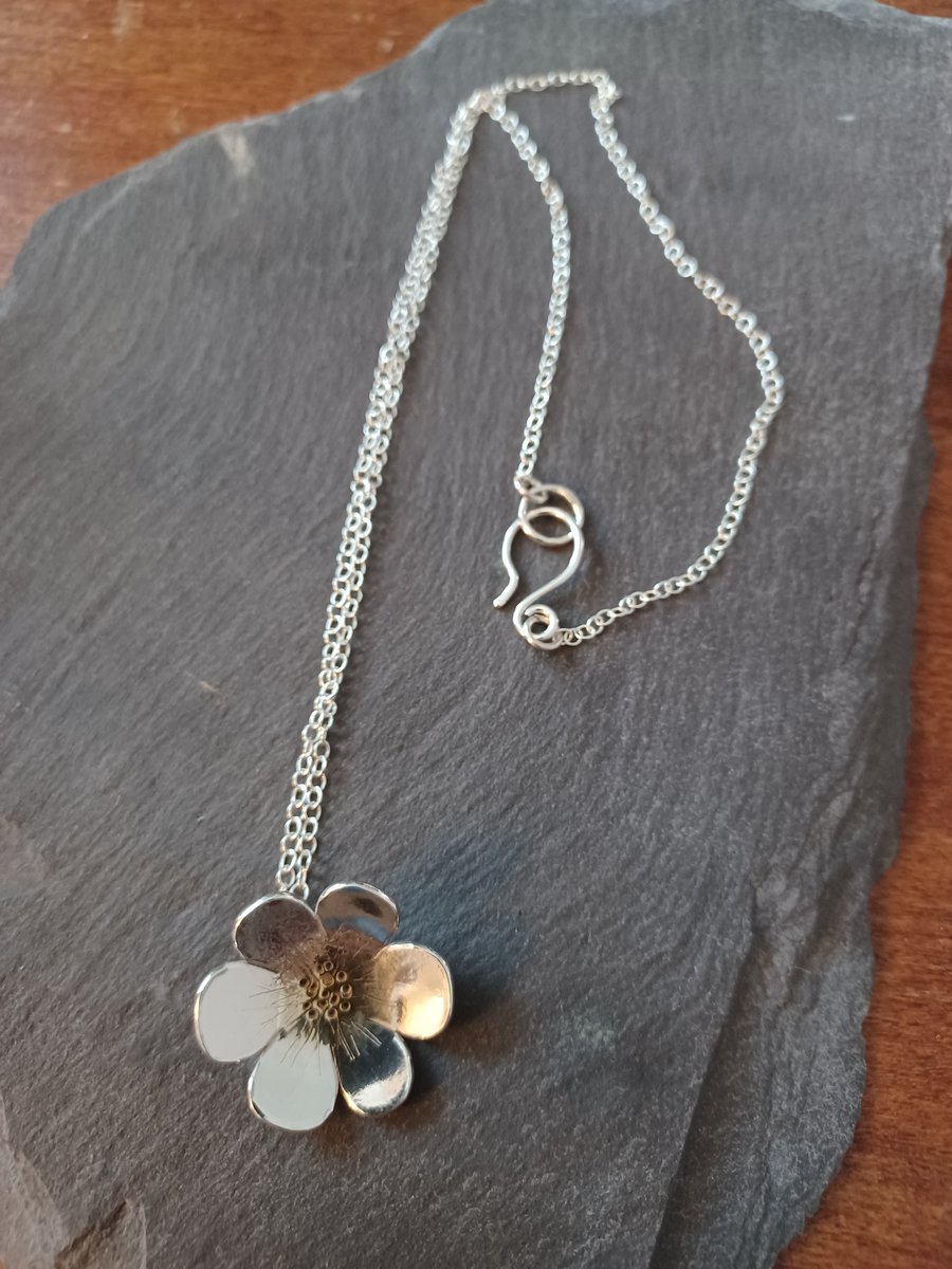 Flower pendant