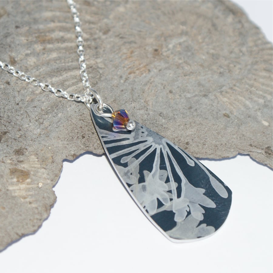 Printed flower pendant