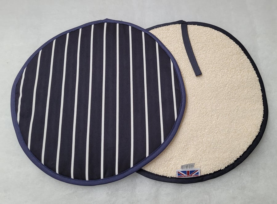 Aga pads hob covers. Navy butchers stripe. Made in England