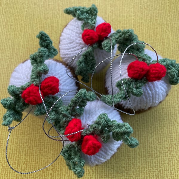 Knitted Christmas Pudding Baubles 