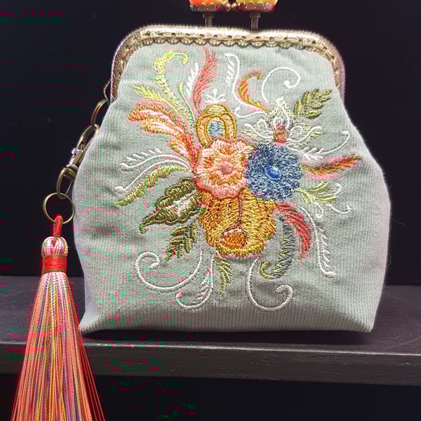 Rosemaling bouquet design purse 