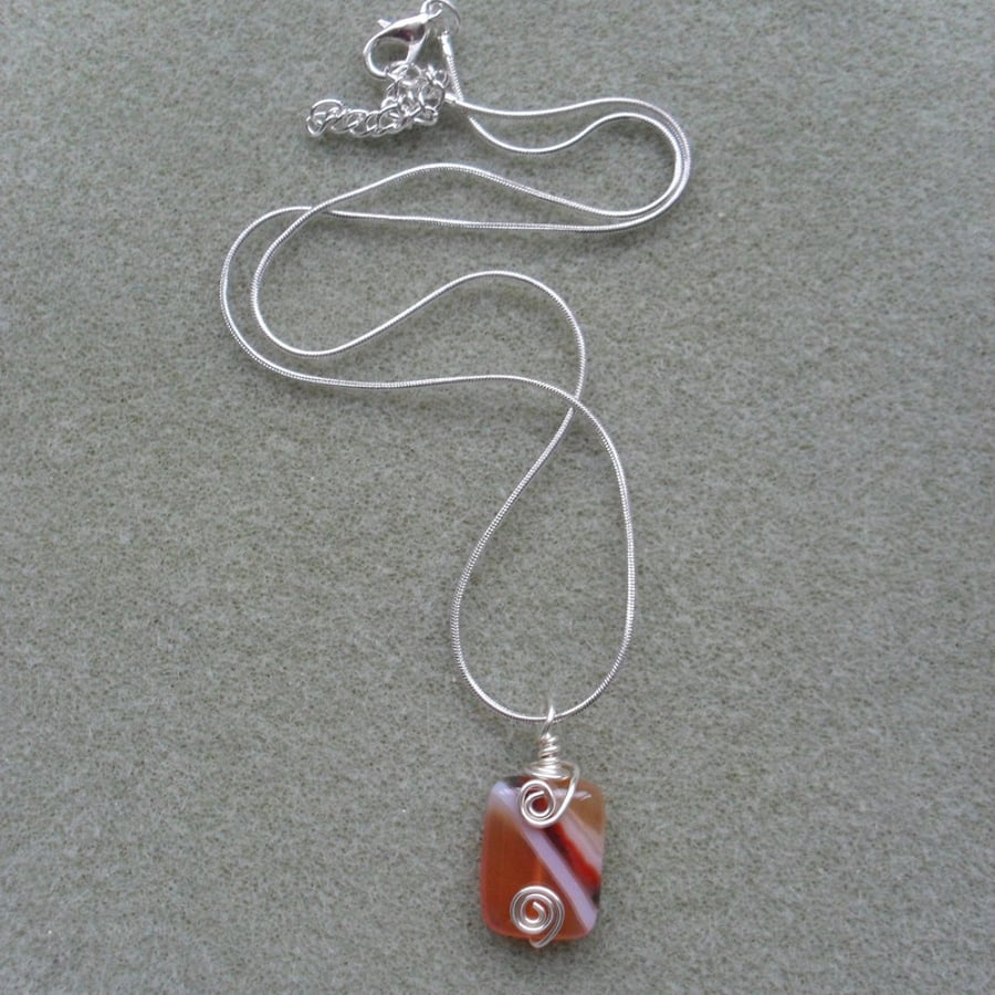 Small Agate Wire Wrapped Pendant Silver Plated Chain