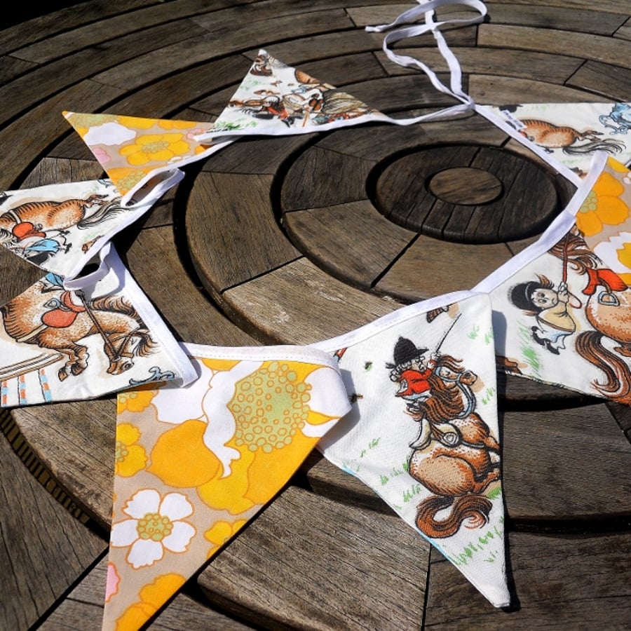 VIntage fabric Thewell Pony Horse Bunting
