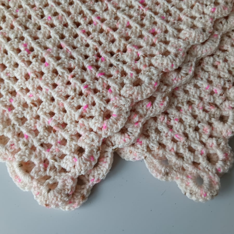 Crochet Blanket (Thumbelina) - soft, warm and cosy