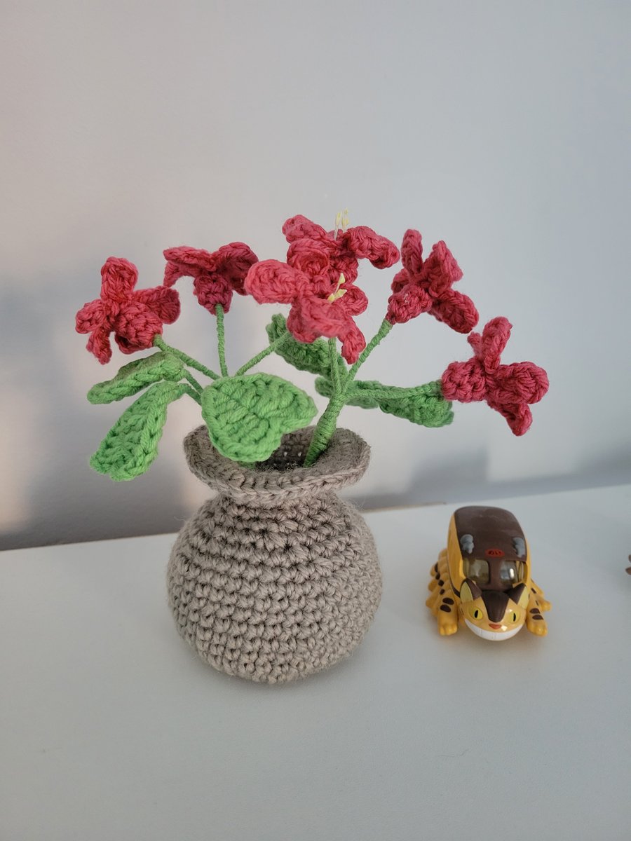 Crochet Oxalis with Vase