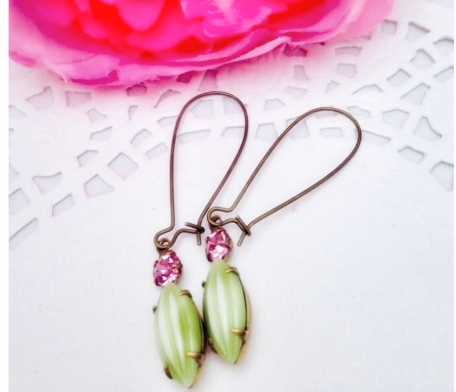 FREE P&P  Green watermelon shape stone glass earrings with pink swarvoski stone 