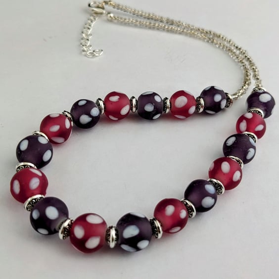 Pink and purple polka dot glass bead necklace - 1002690