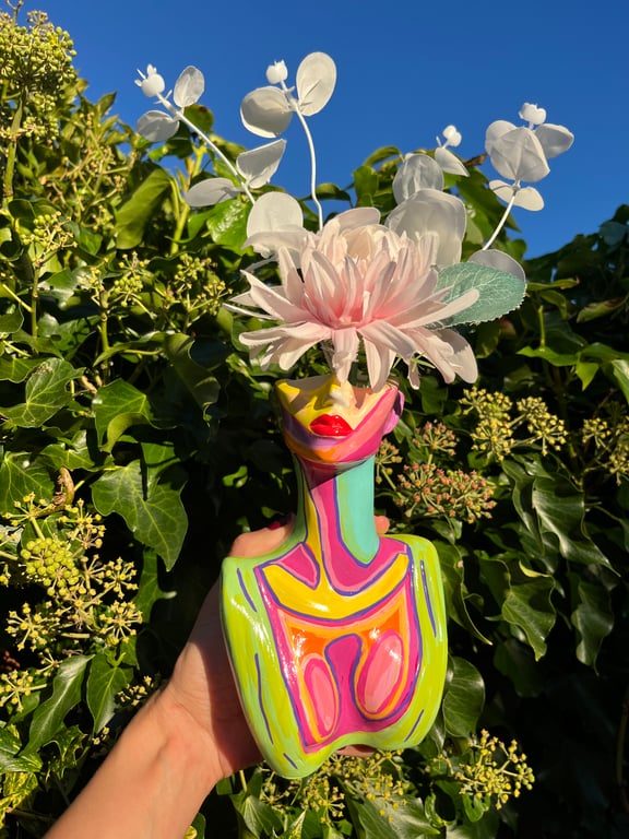 Pop Art Face Vase – Hand-Painted Body Sculpture, colorful Home Decor