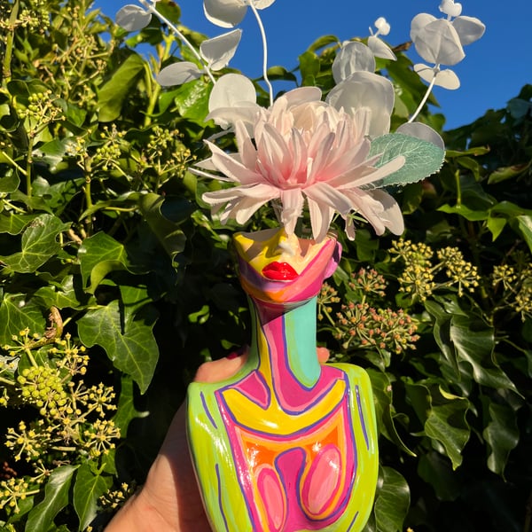 Pop Art Face Vase – Hand-Painted Body Sculpture, colorful Home Decor