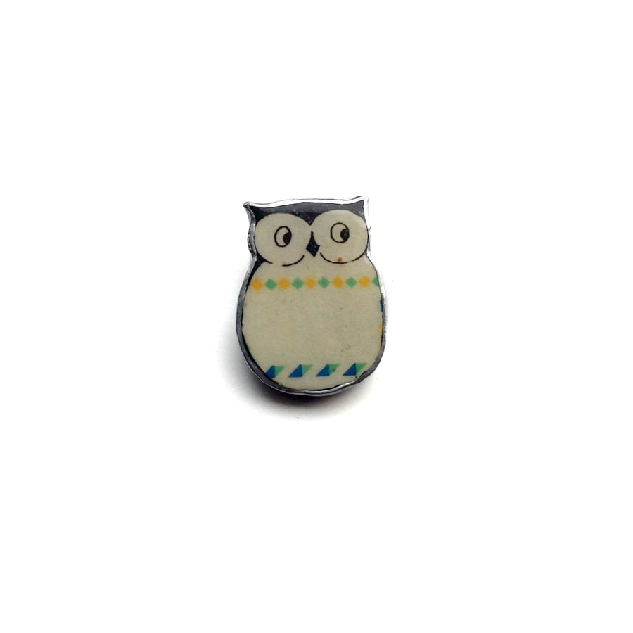Retro Patterned Resin Owl bird Brooch by EllyMental