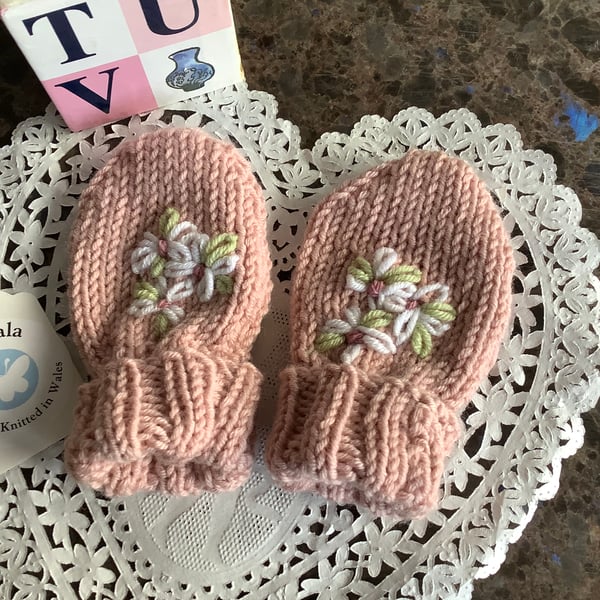 Hand Knitted Baby Mittens 0-6 months