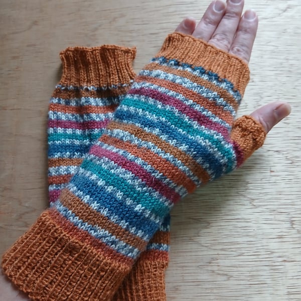 Gloves - hand knitted - fingerless 