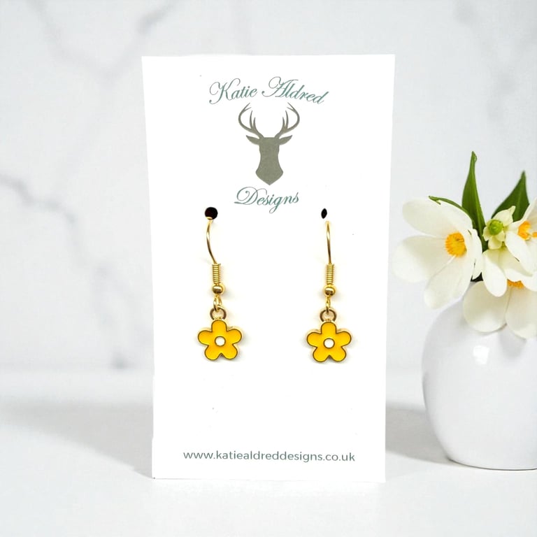 Charm Earrings - Yellow Daisy