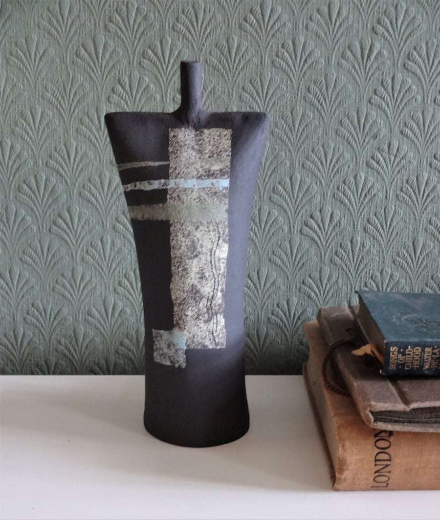 Raphael. Contemporary sculptural abstract ceramic art