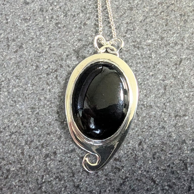 Black Onyx Curl & Sterling Silver Pendant