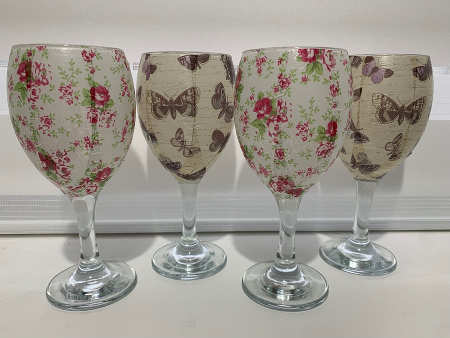 Set of 4 decoupage large wine glasses