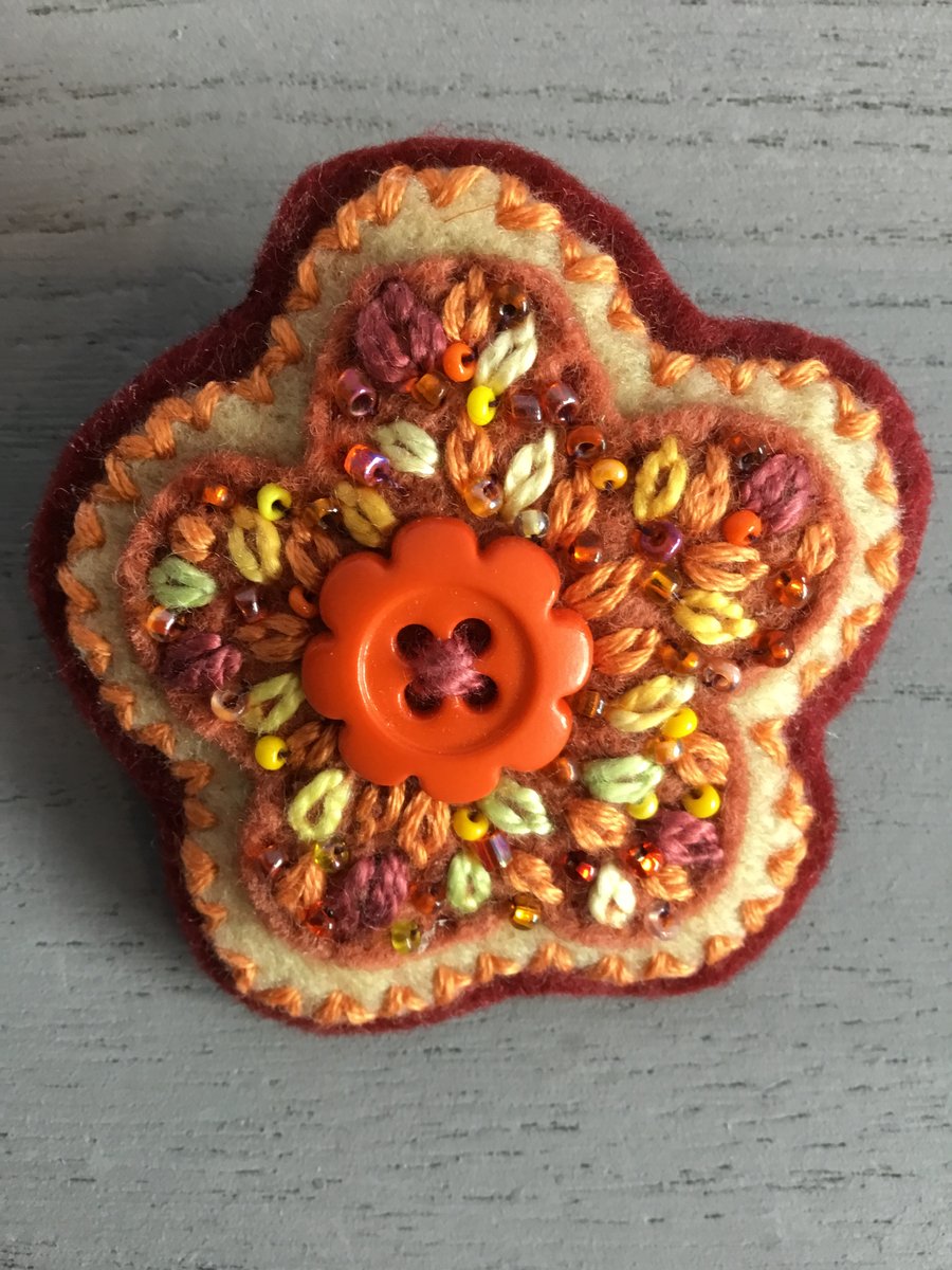 Hand Embroidered Sunny Flower Brooch 