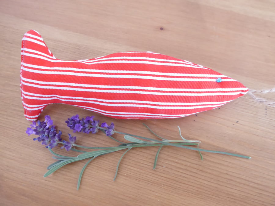 Hanging Lavender Fish - sweet smelling English lavender