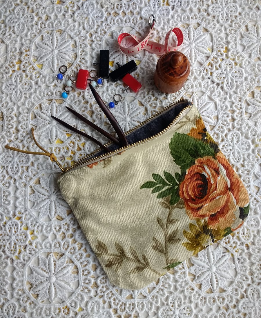 Little notions pouch