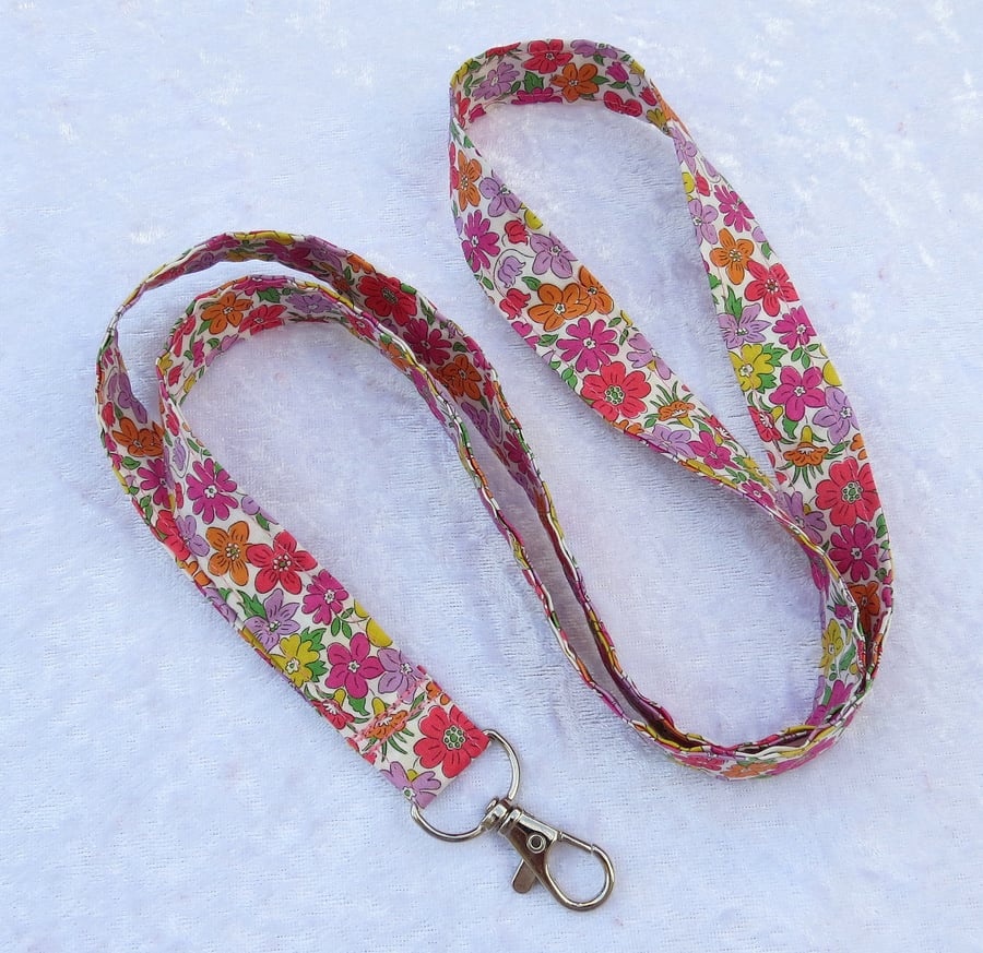 Liberty Lawn lanyard, with swivel lobster clip, 19.4 inches in length, floral