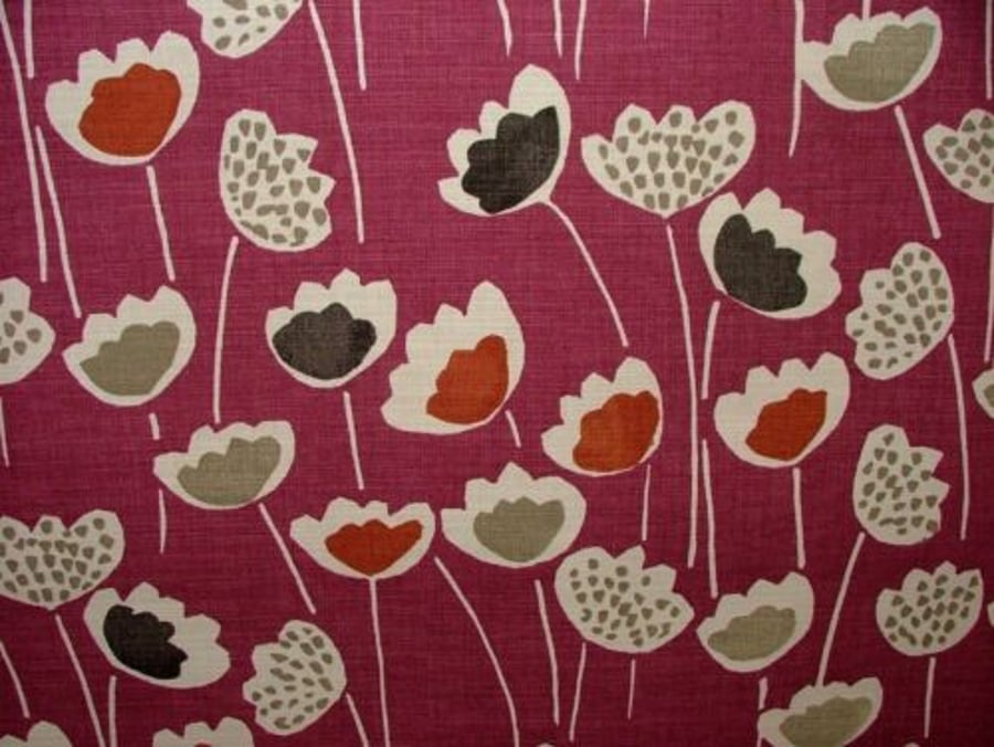 250 x 135cm Scandi Flower Tablecloth. Very Berry  Cotton.