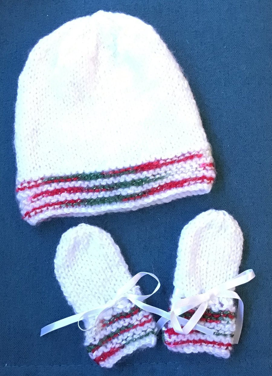 Christmas Mitts and Beani, white with Christmas border, for New Born
