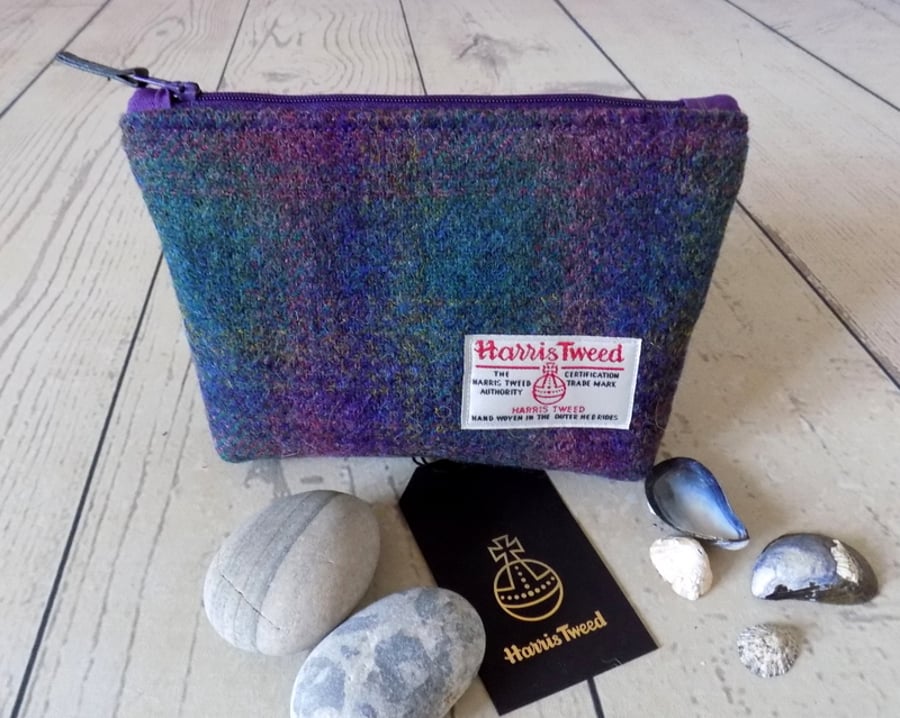 Harris Tweed make-up bag. Medium size in deep purple and green tartan