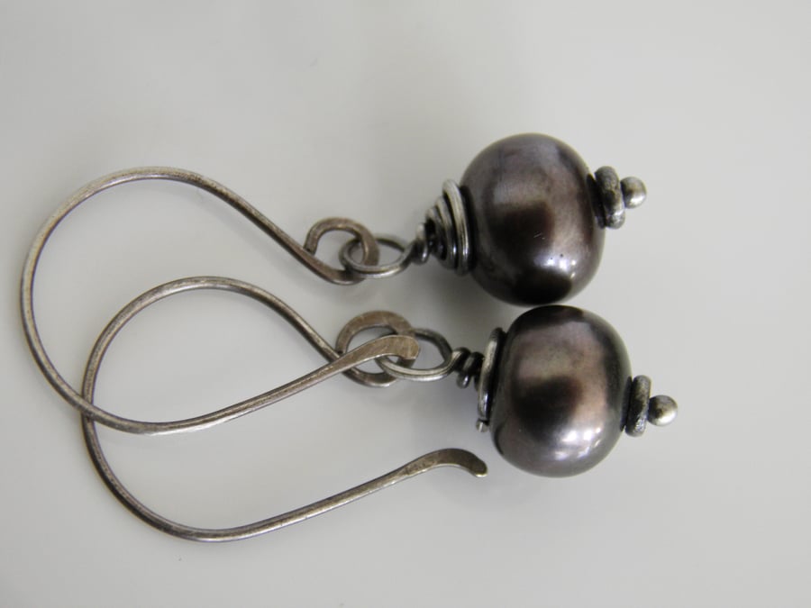 Black Pearl Drop Earrings