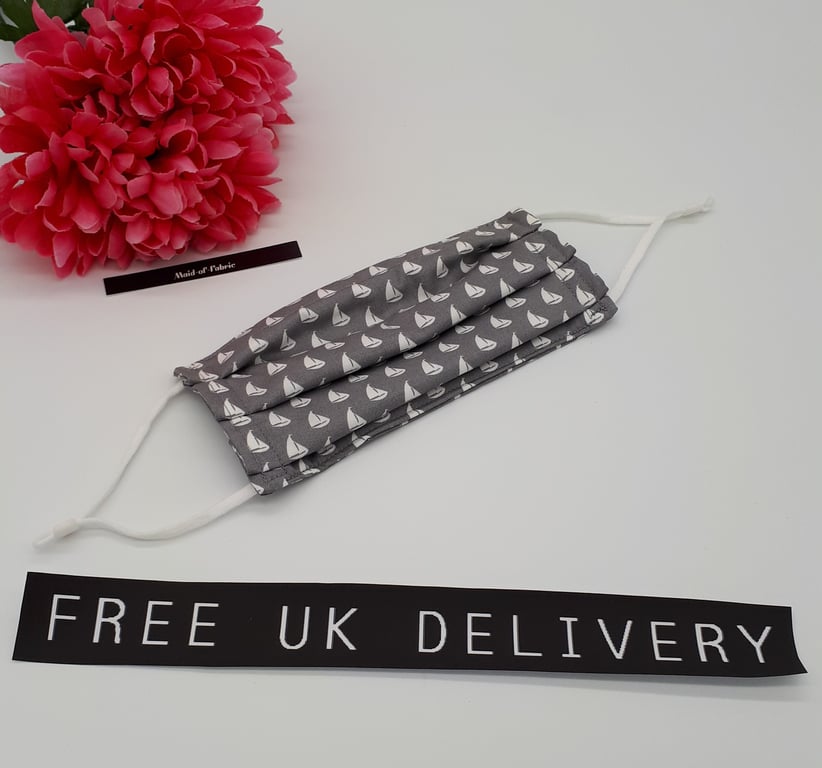 Face mask,  small, adjustable,  3 layer, nose wire,washable in grey boats