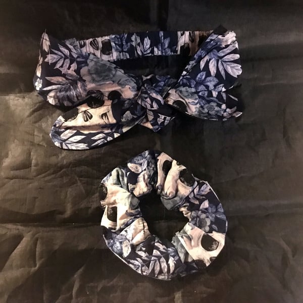 Gothic skulls blue Headband, Blue Skulls Print cotton scrunchie handmade