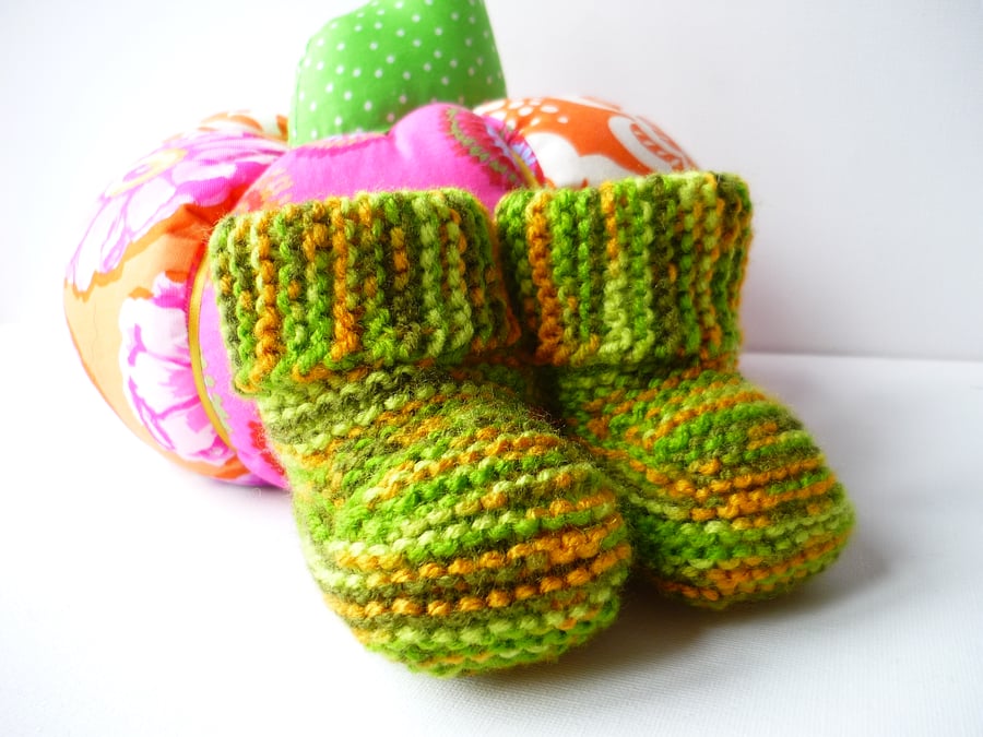 Handknitted Lime green Flecked Yarn Baby Booties 0-6 months GIFT