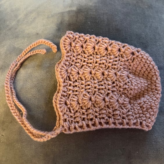 Handmade crochet baby bonnet. Sizes newborn, 0-3, 3-6 and 6-9 months 