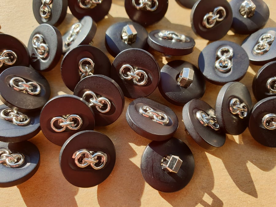 9 16" 15mm 24L Designer Buttons Polyester Black and Silver