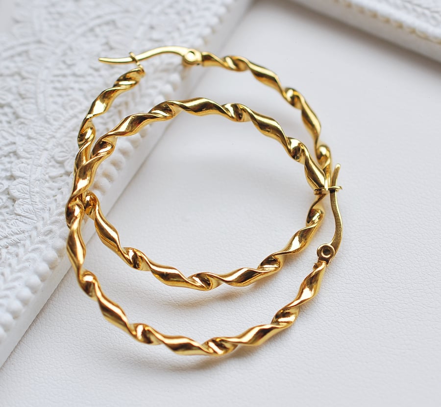18k Gold plated circle twisted hoop earrings, delicate 30mm 40mm 50mm 60mm hoops