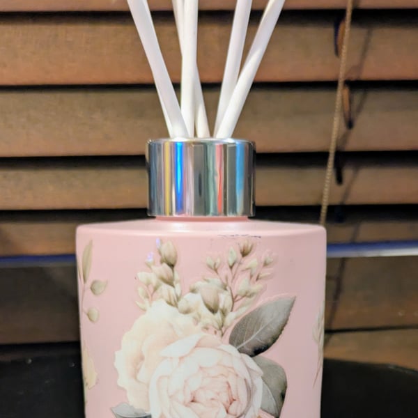Pink glass floral themed diffuser bottle 150 ml with white reed sticks 