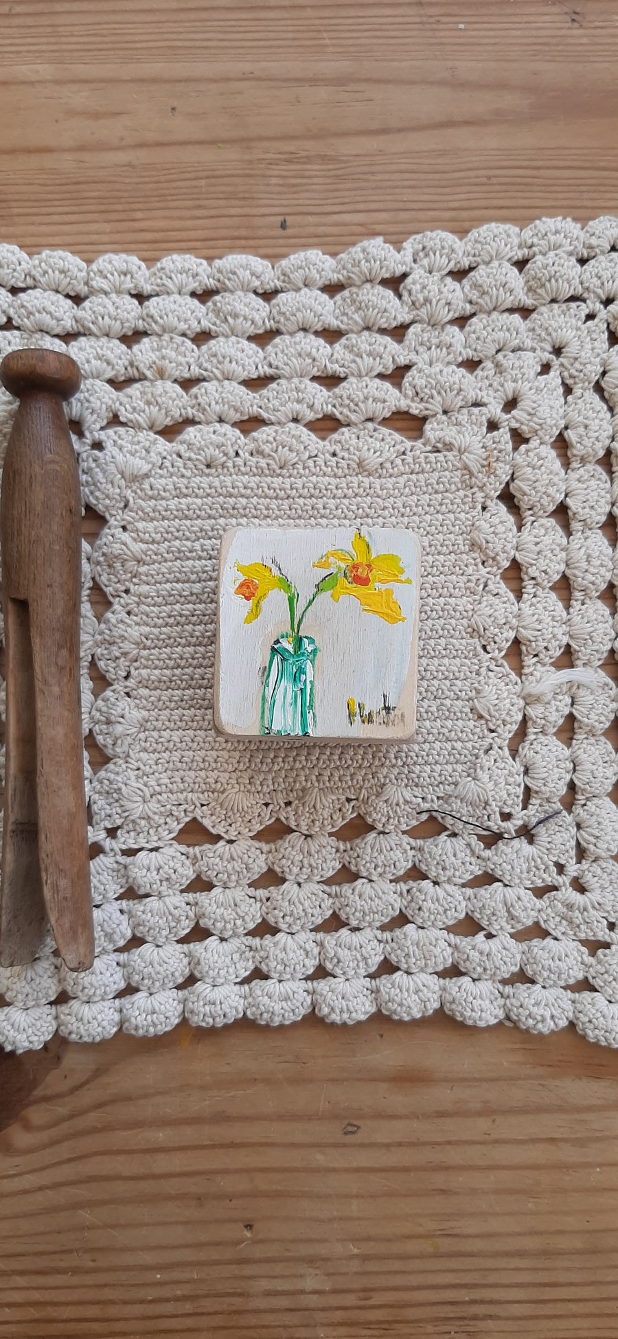 Tiny painting of vase of flowers 