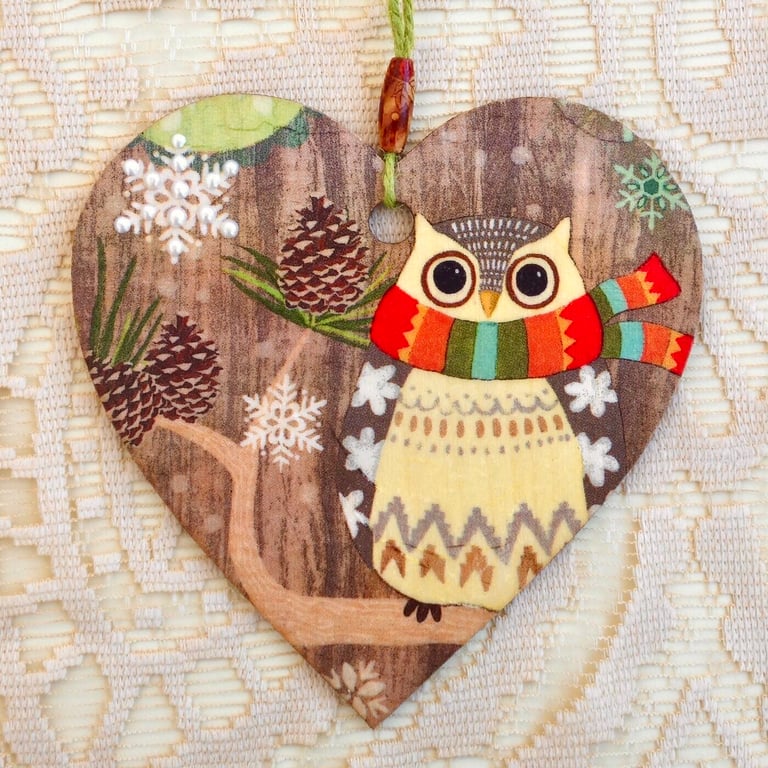 Christmas Decoration Ornament: Decoupaged Wooden Heart 15cm (6") Owl