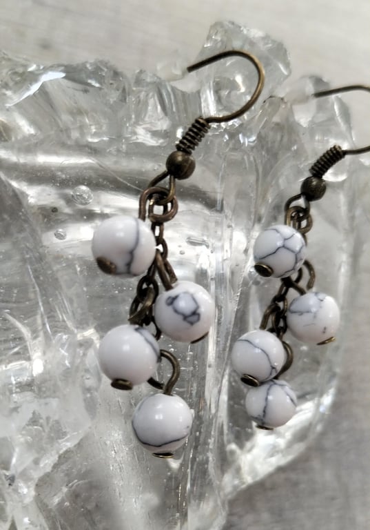 HE10 White turquoise cluster drops