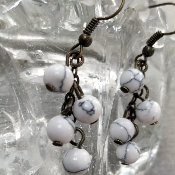 HE10 White turquoise cluster drops