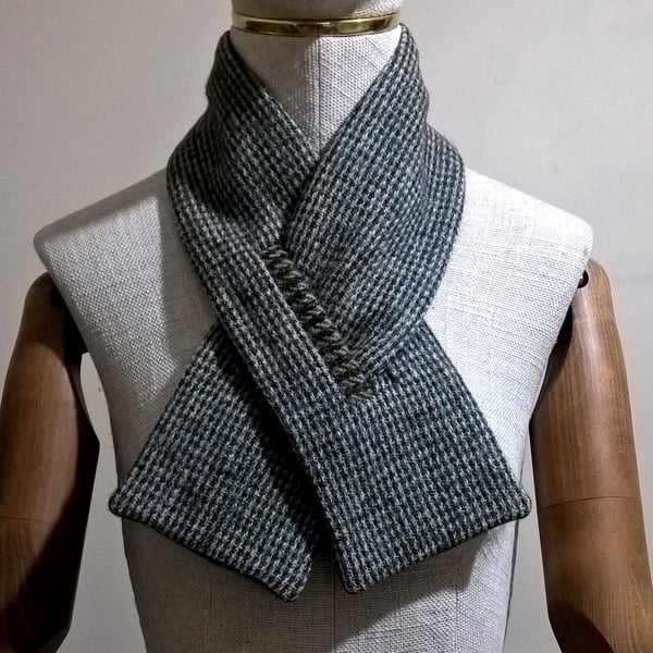 Keyhole Scarf in Harris Tweed wool with cashmere lining pull through neck warmer