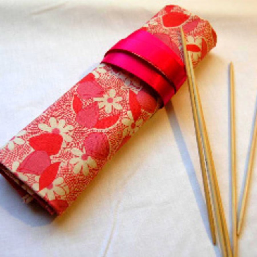 Knitting  DPN Roll-Red Flower