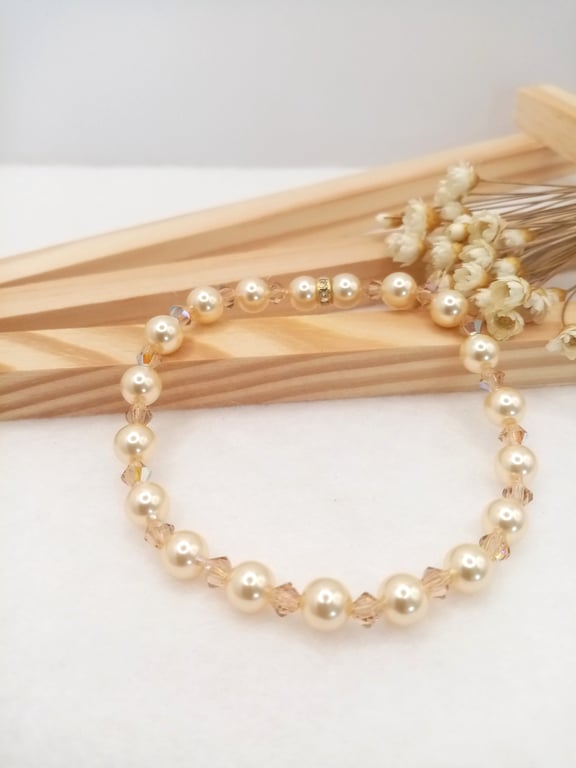 Stretch Bracelet - Gold & Crystal Pearl Bracelet - Winter Wedding Jewellery 