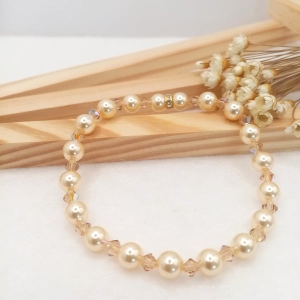 Stretch Bracelet - Gold & Crystal Pearl Bracelet - Winter Wedding Jewellery 