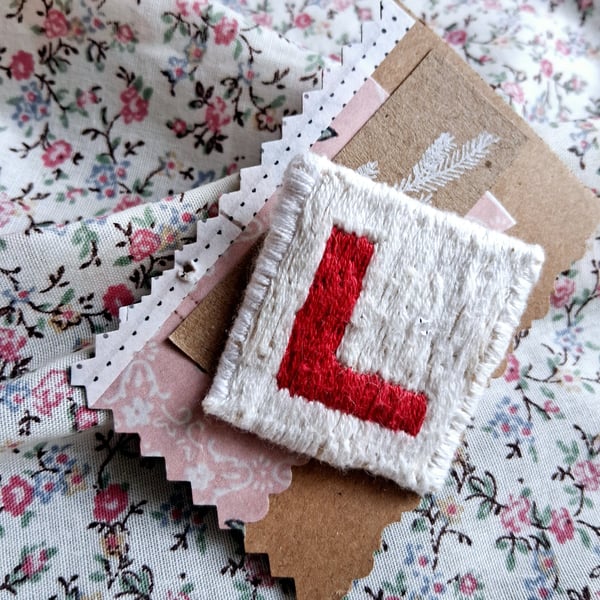 hand embroidered fabric brooch no 10