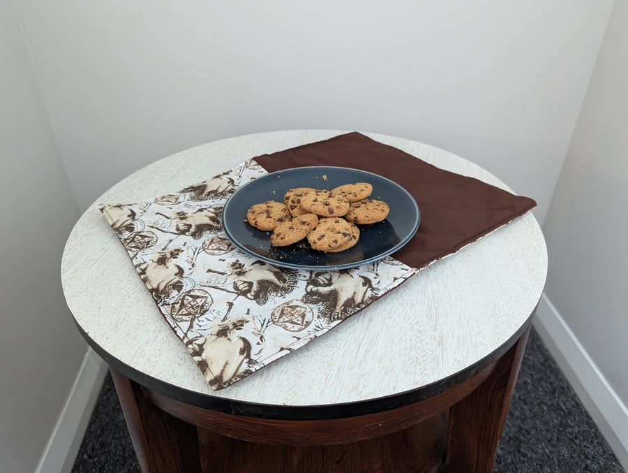 Bilbo's Mats for (Unsmashed) Plates: Gandalf Design