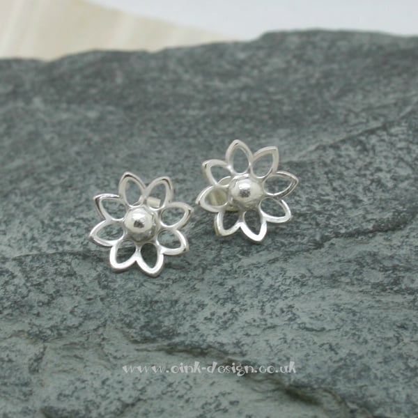  Sterling silver flower stud earrings