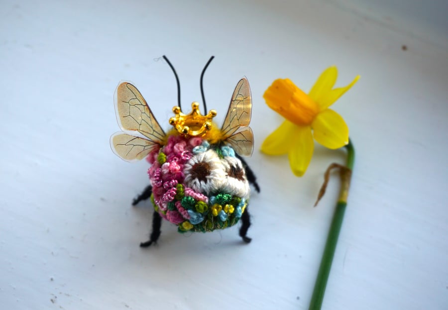 Embroidered Queen Bee 
