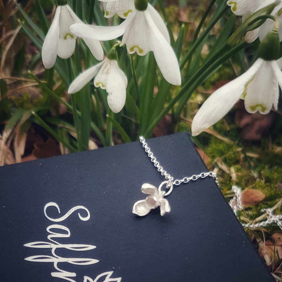 Snowdrop Necklace Small